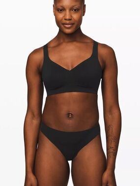 BNWT- Lululemon Like Nothing Black Sports Bra Top 32E